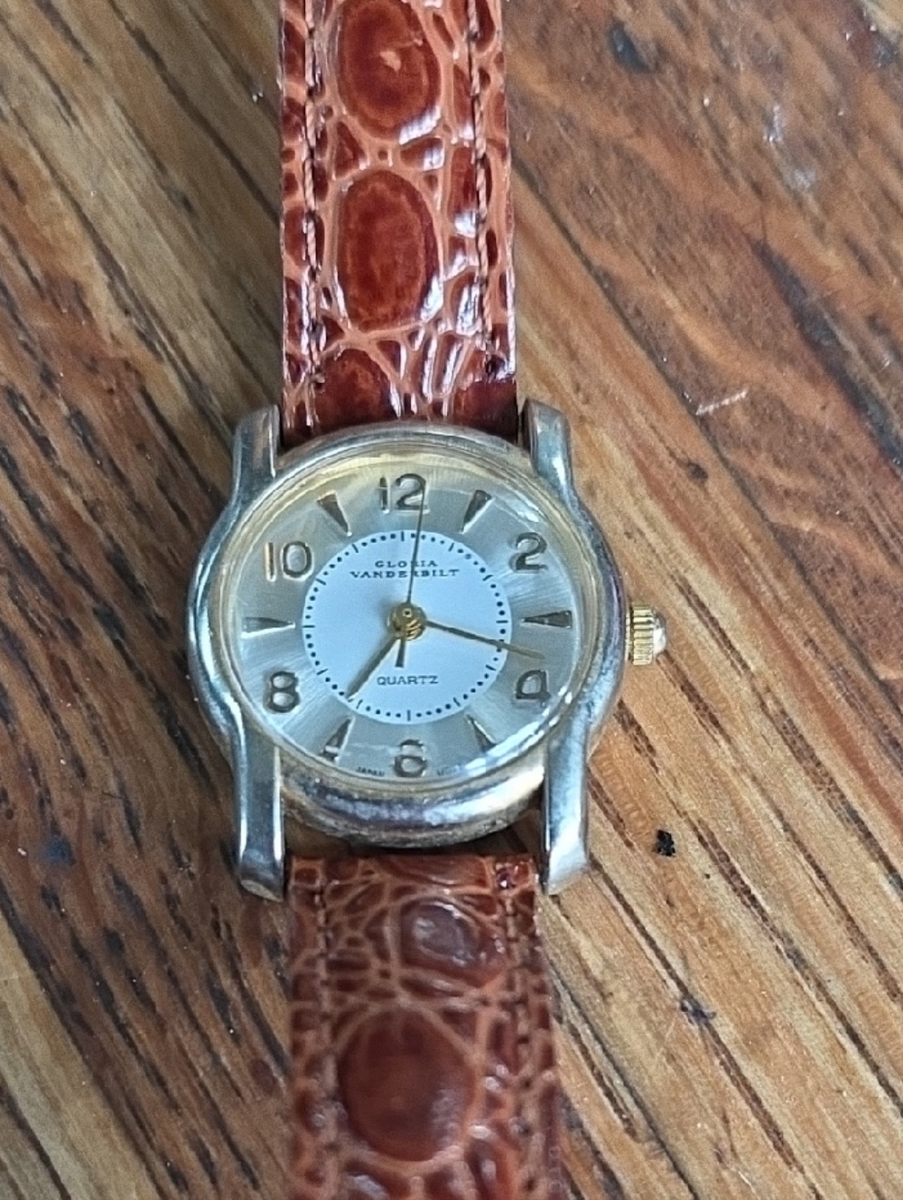 Ladies Vtg Gloria Vanderbilt Brown Alligator Leather Strap Quartz Watch